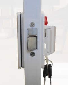 outdoor-shower-door-handle